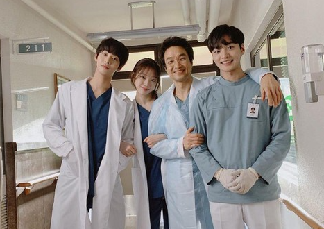 Review Film Dr. Romantic Season 3: Dokter Pedesaan Heroik